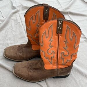 Youth cowboy boot size 5.5